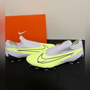 Cleats Nike Phantom GX Academy DF FG/MG